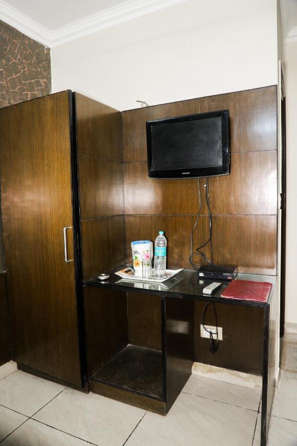 Hotel Centra Inn Neu-Delhi Exterior foto